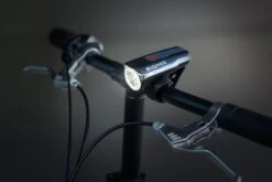 Sigma Aura-60 Mit Akku Für USB-Ladegerät -Fahrrad Zone Sigma Frontleuchte Batterieleuchte LED Akku Aura 60 Lux USB 17700 4016224170004 070 28026d
