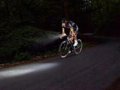 Sigma Aura-60 Mit Akku Für USB-Ladegerät -Fahrrad Zone Sigma Frontleuchte Batterieleuchte LED Akku Aura 60 Lux USB 17700 4016224170004 070 28026e