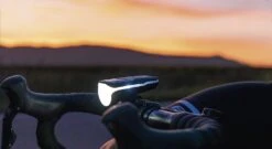 Sigma Aura-80 Und Blaze-Set Mit Akku Für USB-Ladegerät -Fahrrad Zone Sigma Frontleuchte Batterieleuchte LED Akku Aura 80 Lux USB 17800 4016224178001 070 28037i